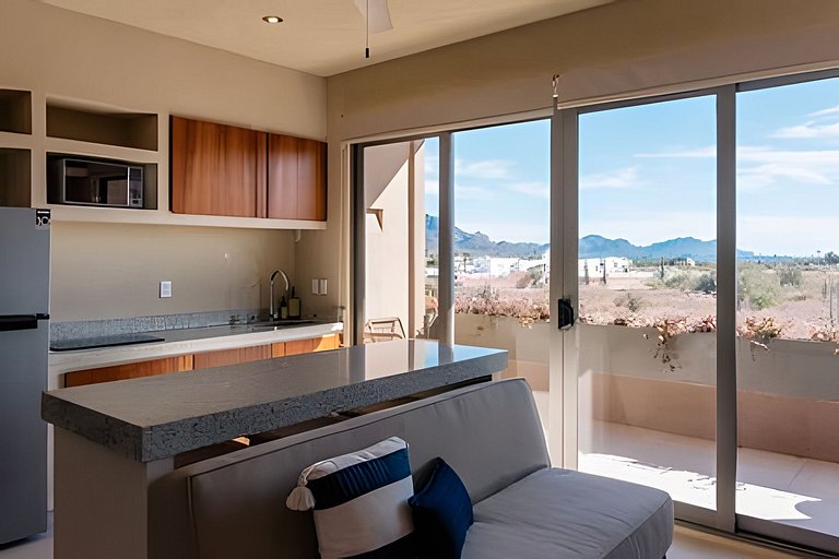 1 Bdrm Condo with Sea, Mtn and Pool view