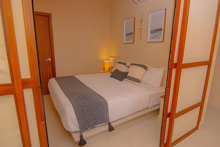 1 Bdrm Condo with Sea, Mtn and Pool view