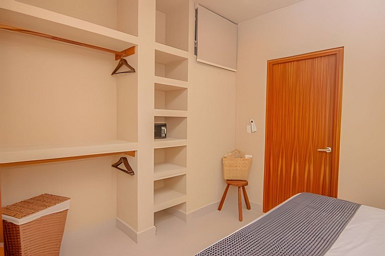 1 Bdrm Condo with Sea, Mtn and Pool view