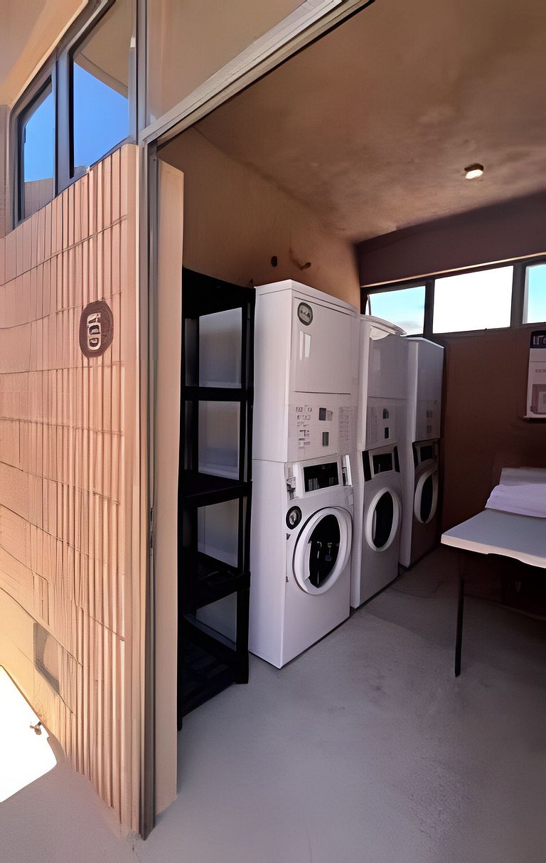 1 Bdrm Condo with Sea, Mtn and Pool view