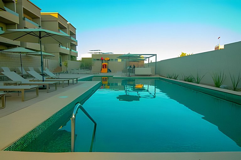 2 Bdrm Condo with Patio and Pool View