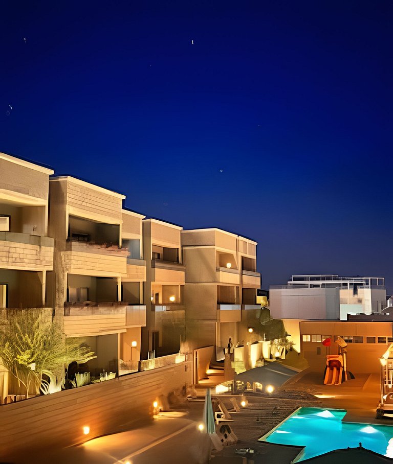 2 Bdrm Condo with Patio and Pool View