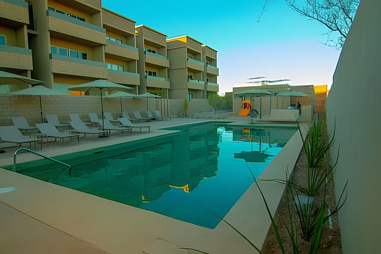 3 Bdrm Condo with Patio and Pool view