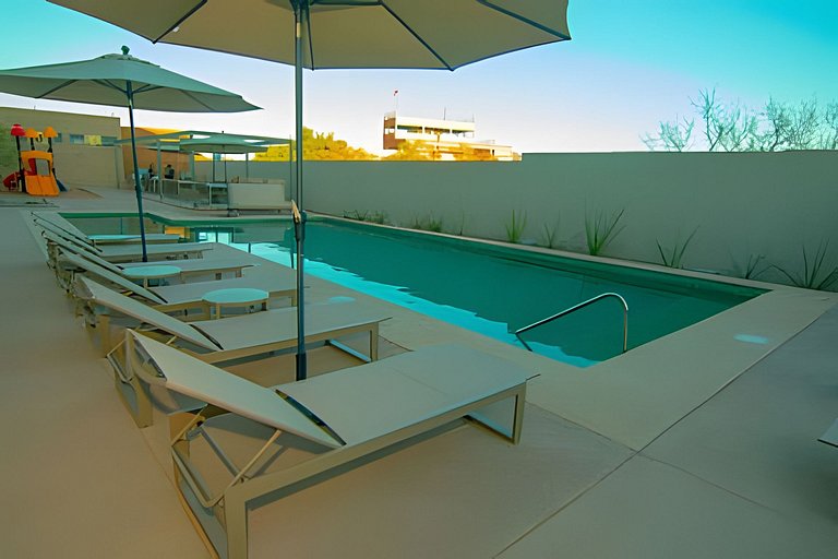 3 Bdrm Condo with Patio and Pool view