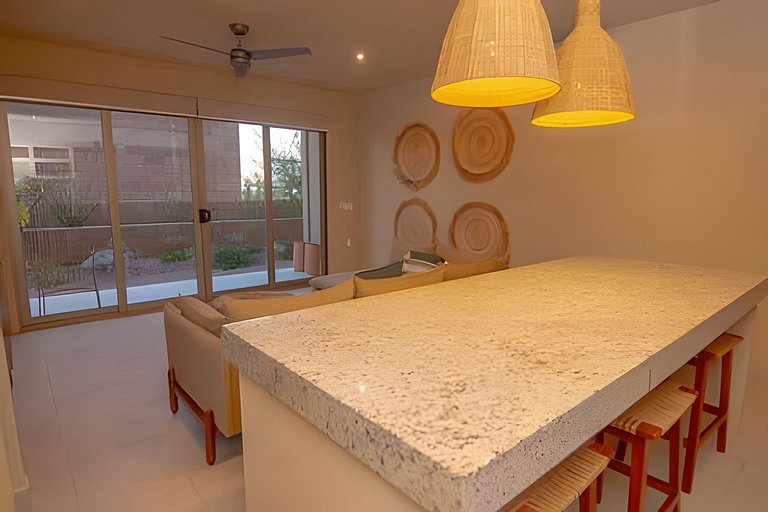 3 Bdrm Condo with Patio and Pool view