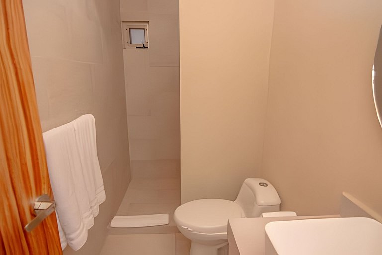 3 Bdrm Condo with Patio and Pool view