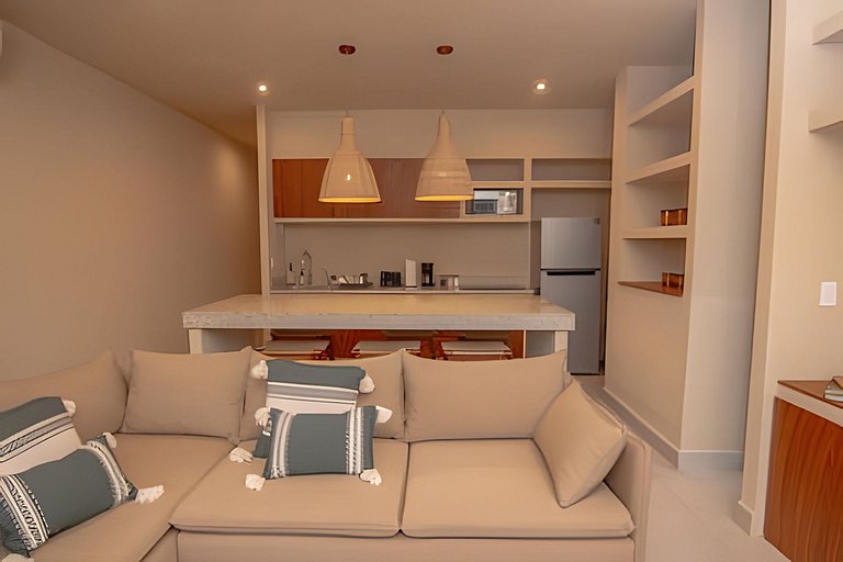 3 Bdrm Condo with Patio and Pool view