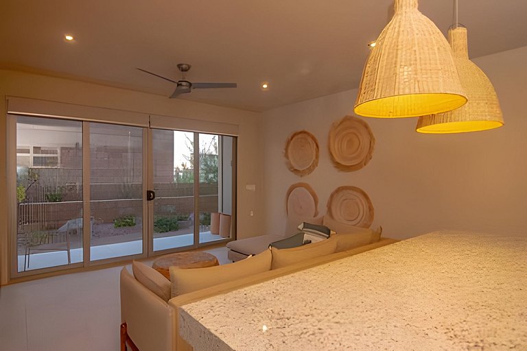 3 Bdrm Condo with Patio and Pool view