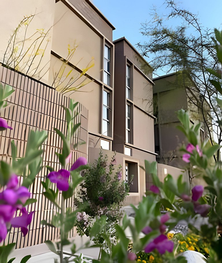3 Bdrm Condo with Patio and Pool view