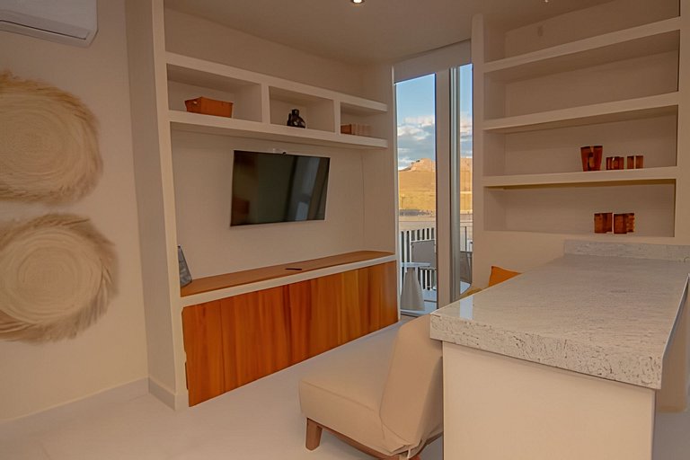1 Bdrm Condo with Mountain view