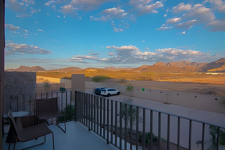 1 Bdrm Condo with Mountain view