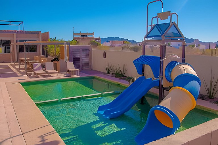 1 Bdrm Condo with Mountain view