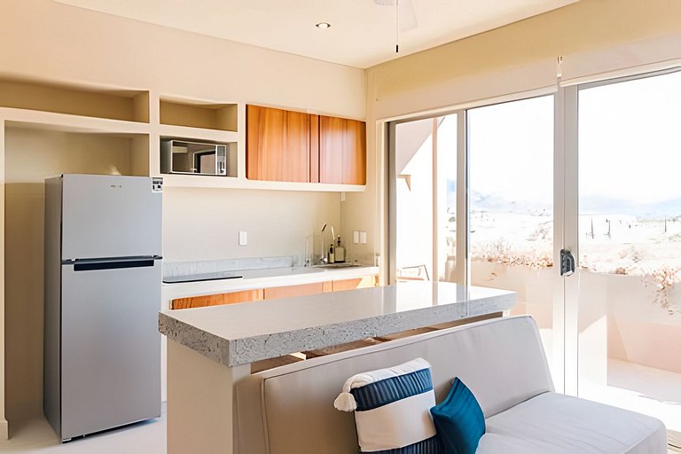 1 Bdrm Condo with Mountain view