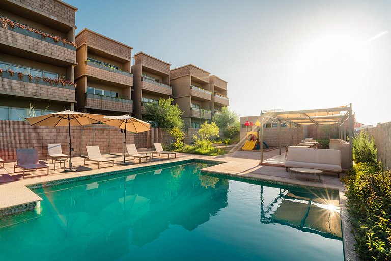 2 Bdrm Condo with Patio and Pool View